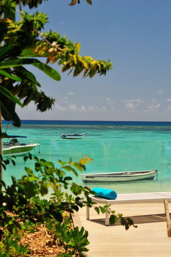 Obiches Luxury Beachfront Apartment Trou-Aux-Biches Exterior photo