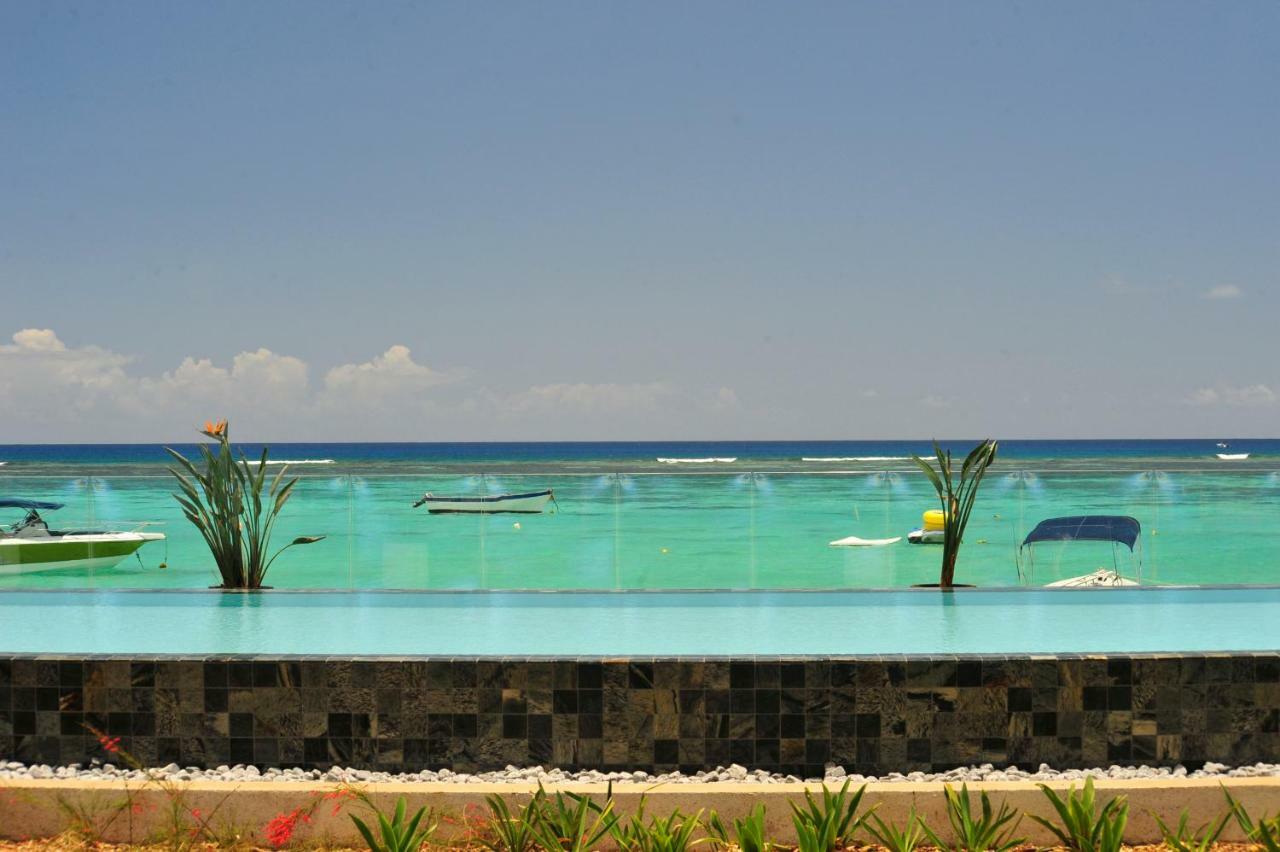 Obiches Luxury Beachfront Apartment Trou-Aux-Biches Exterior photo