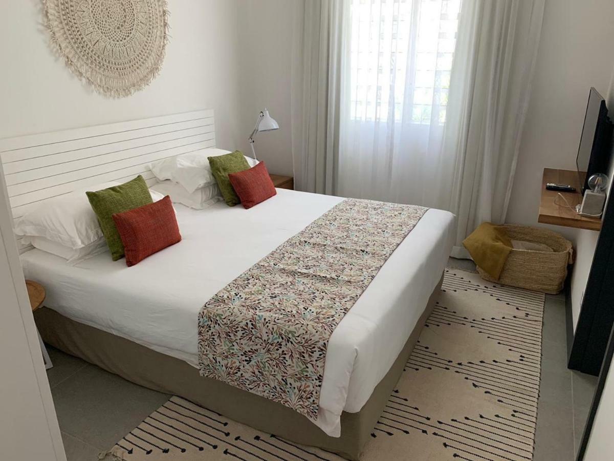 Obiches Luxury Beachfront Apartment Trou-Aux-Biches Exterior photo
