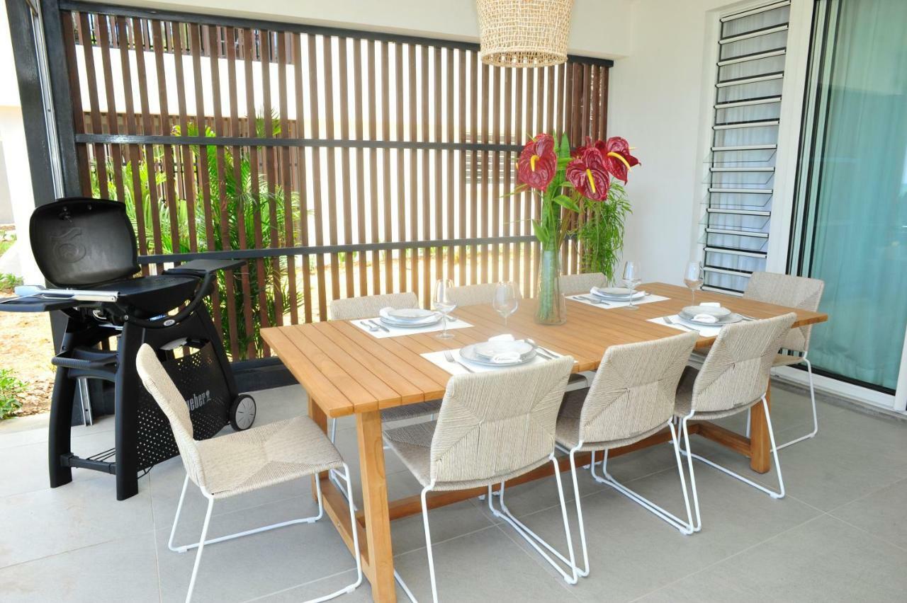 Obiches Luxury Beachfront Apartment Trou-Aux-Biches Exterior photo