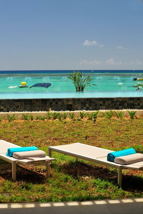 Obiches Luxury Beachfront Apartment Trou-Aux-Biches Exterior photo