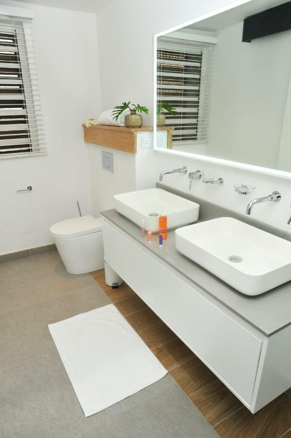 Obiches Luxury Beachfront Apartment Trou-Aux-Biches Exterior photo