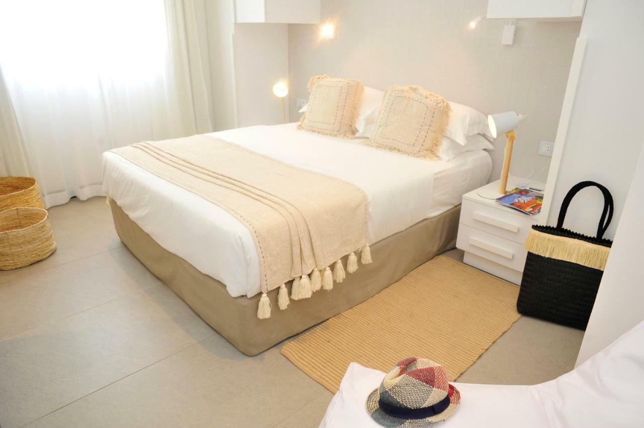 Obiches Luxury Beachfront Apartment Trou-Aux-Biches Exterior photo