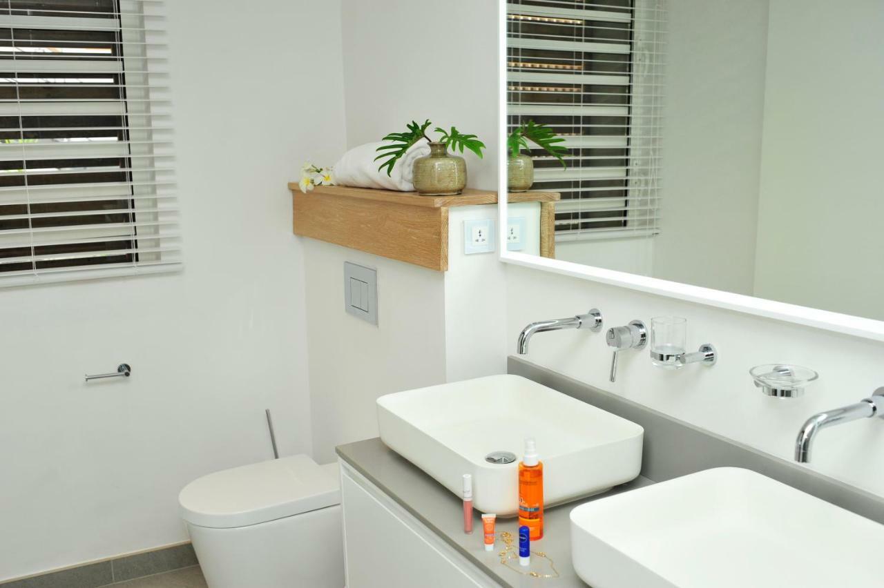 Obiches Luxury Beachfront Apartment Trou-Aux-Biches Exterior photo