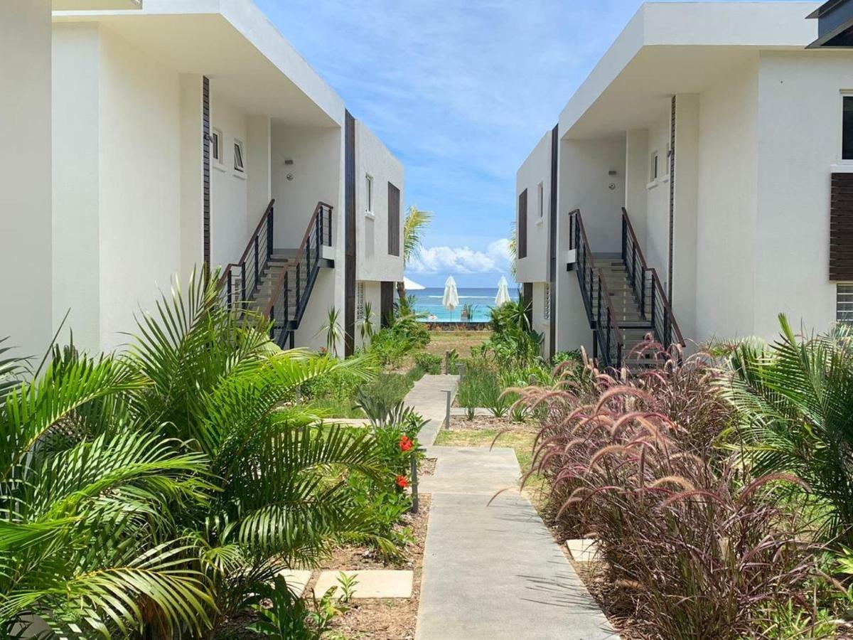 Obiches Luxury Beachfront Apartment Trou-Aux-Biches Exterior photo