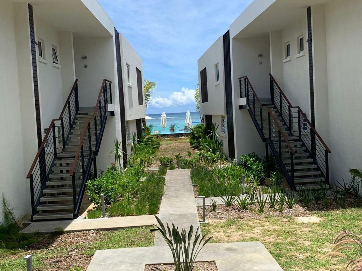 Obiches Luxury Beachfront Apartment Trou-Aux-Biches Exterior photo