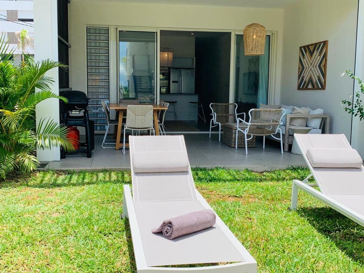 Obiches Luxury Beachfront Apartment Trou-Aux-Biches Exterior photo