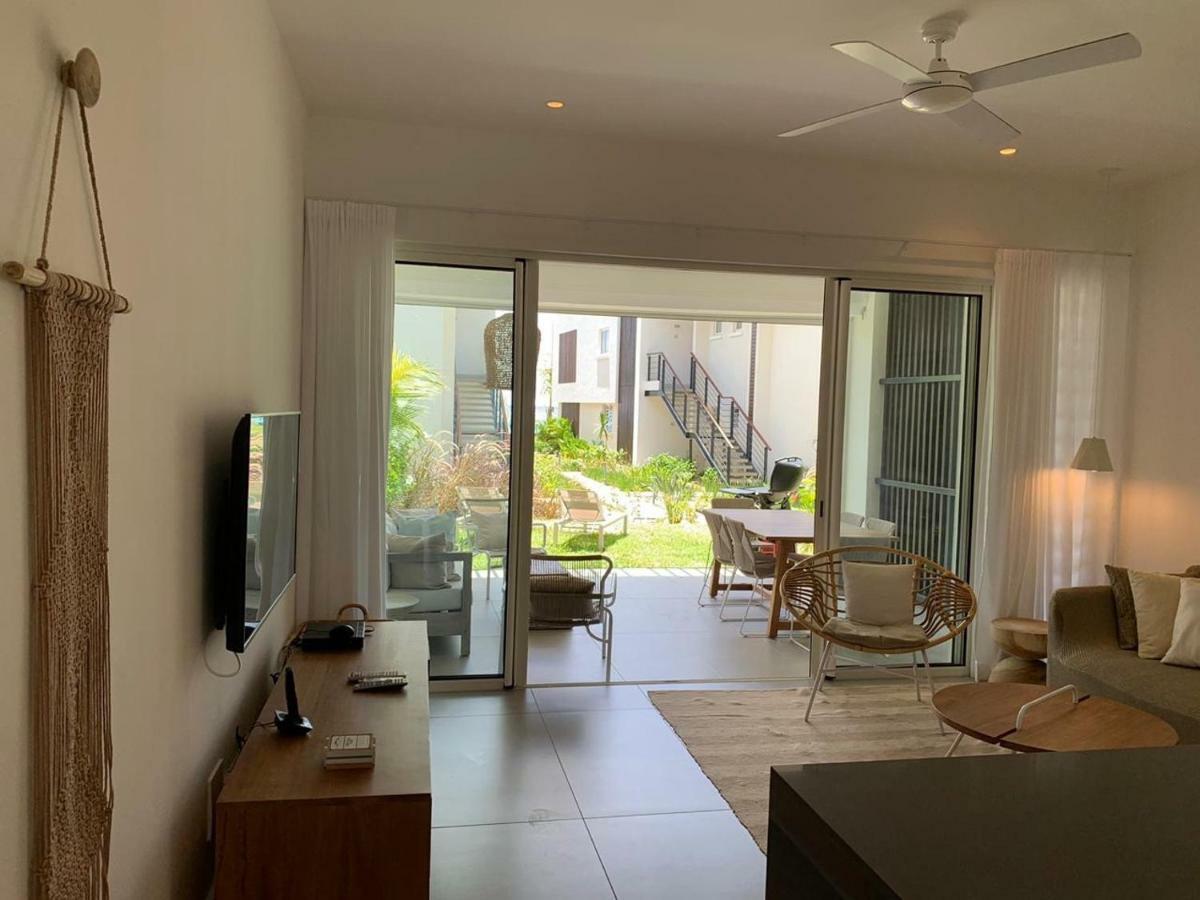 Obiches Luxury Beachfront Apartment Trou-Aux-Biches Exterior photo