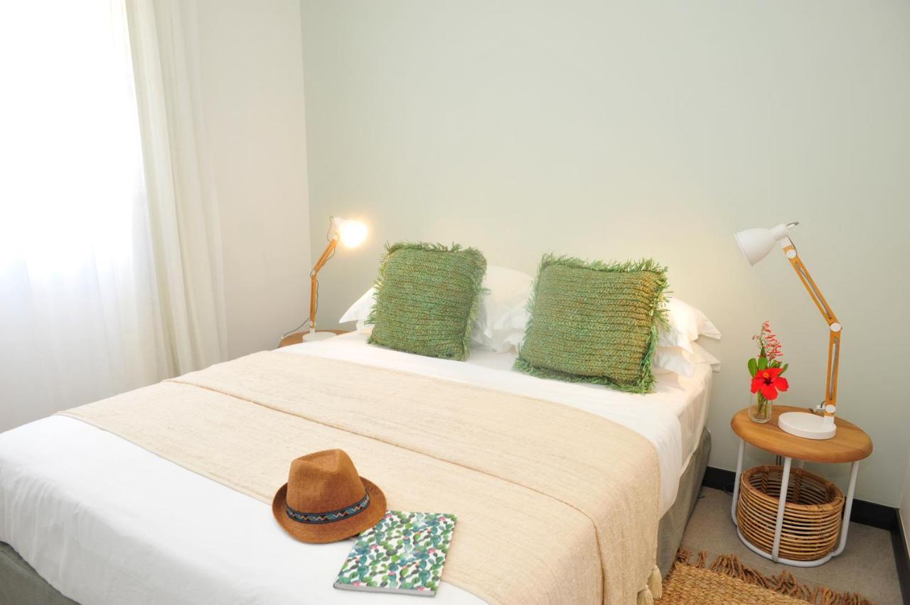 Obiches Luxury Beachfront Apartment Trou-Aux-Biches Exterior photo